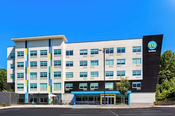 tru by hilton asheville blue ridge parkway