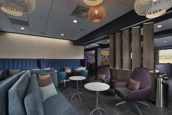 tru by hilton asheville blue ridge parkway