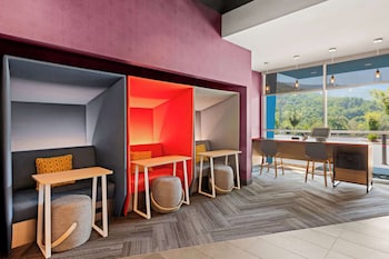 tru by hilton asheville blue ridge parkway