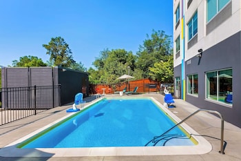 tru by hilton asheville blue ridge parkway