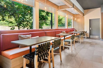 tru by hilton asheville blue ridge parkway