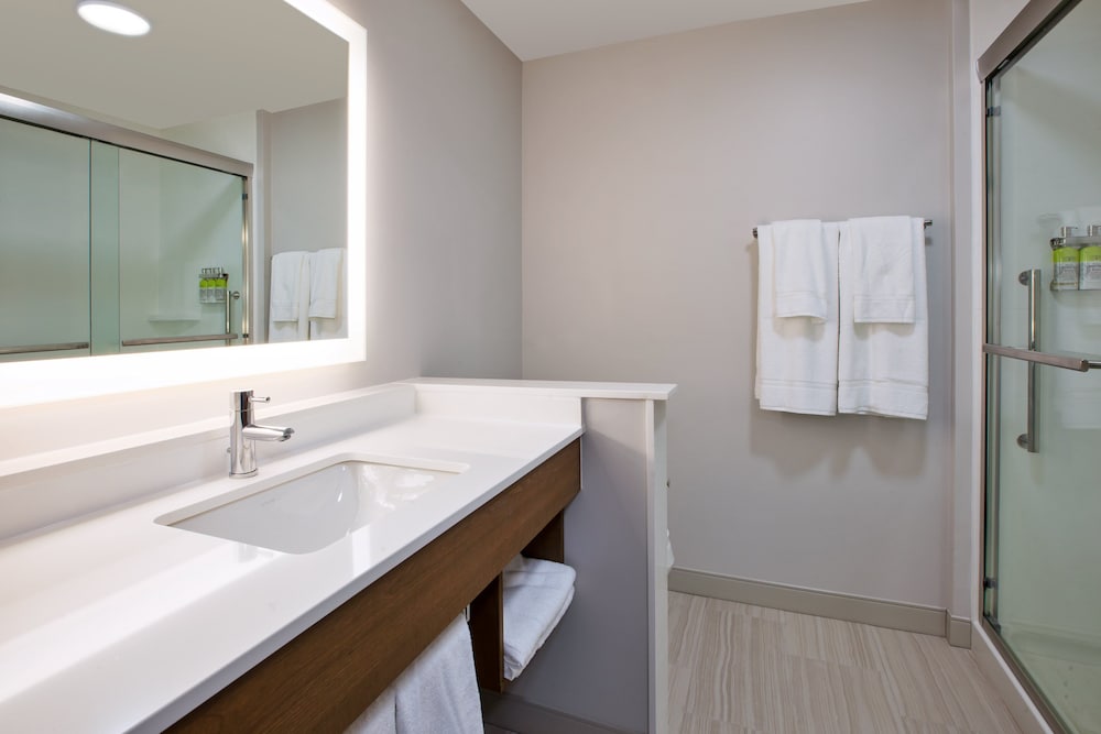 holiday inn express and suites wooster an ihg hotel