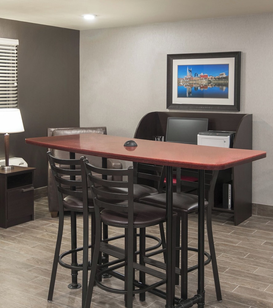my place hotel green bay