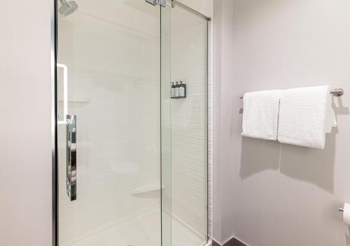 avid hotel summerville an ihg hotel