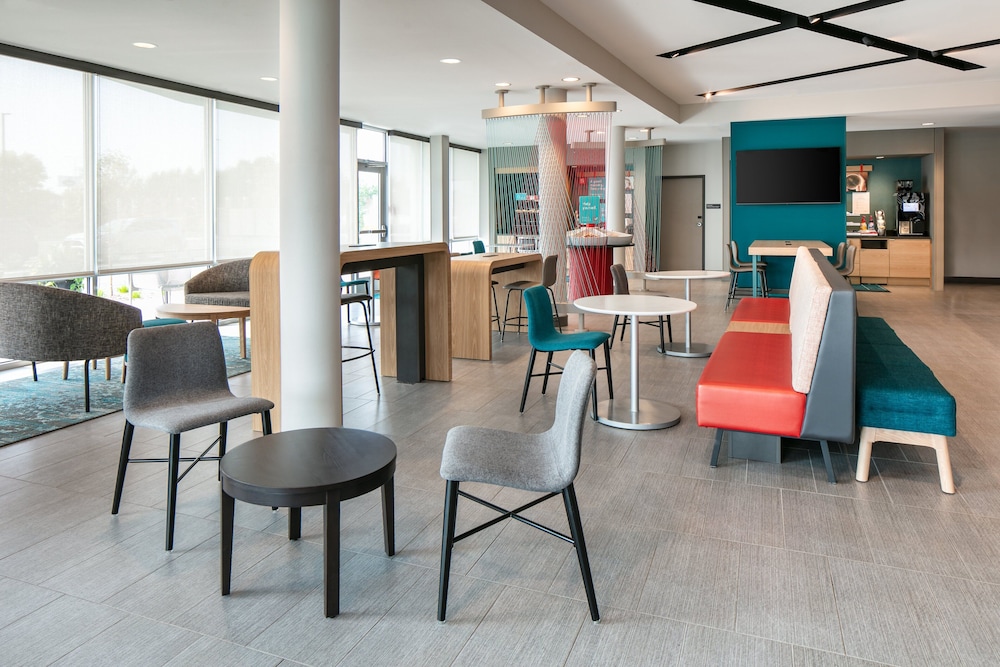 avid hotel roseville minneapolis north an ihg hotel