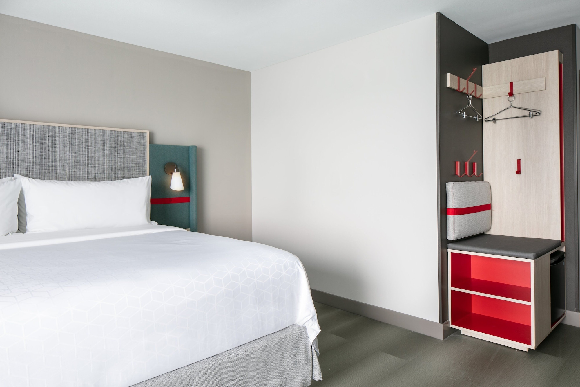avid hotel roseville minneapolis north an ihg hotel
