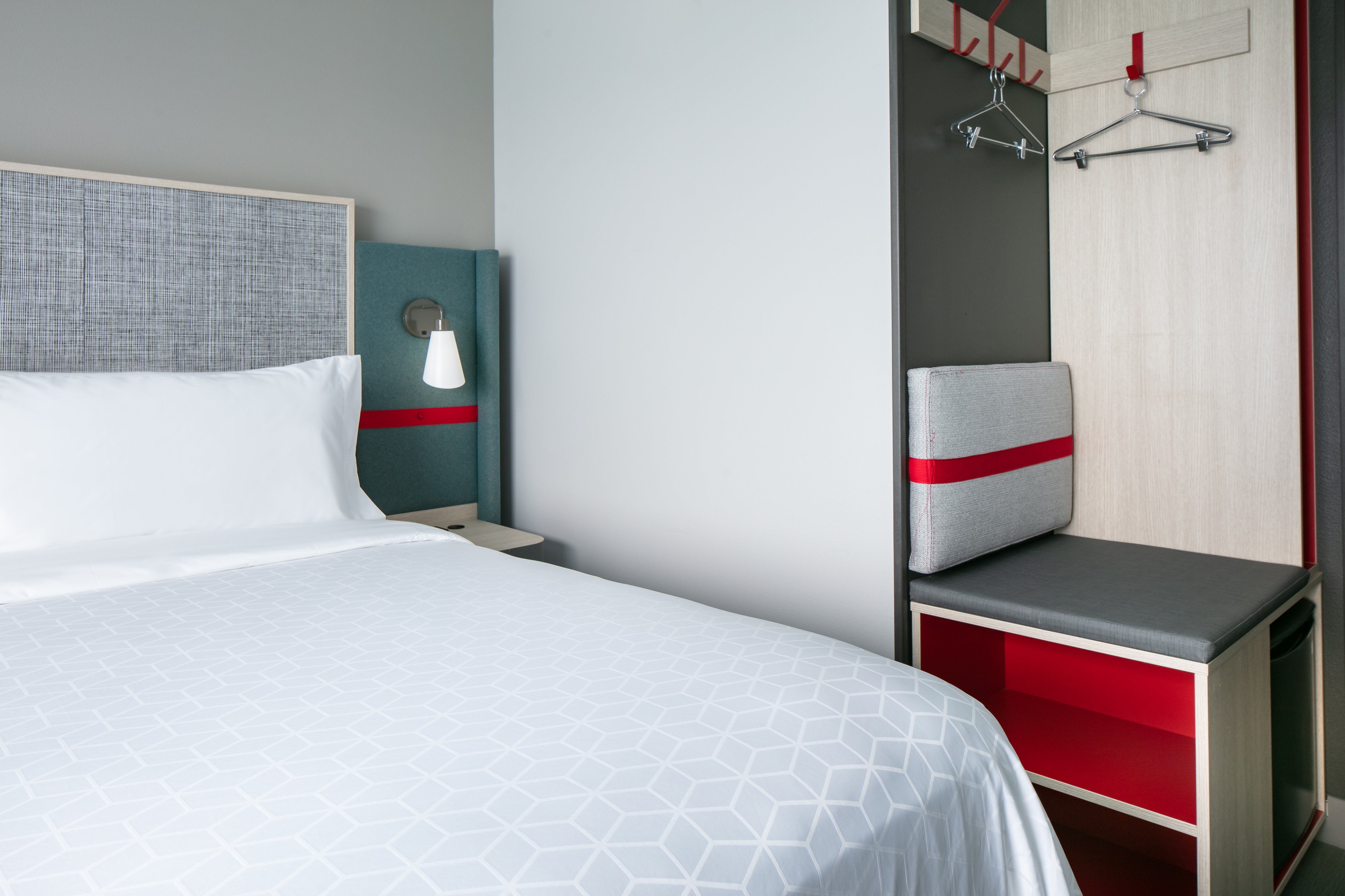avid hotel roseville minneapolis north an ihg hotel