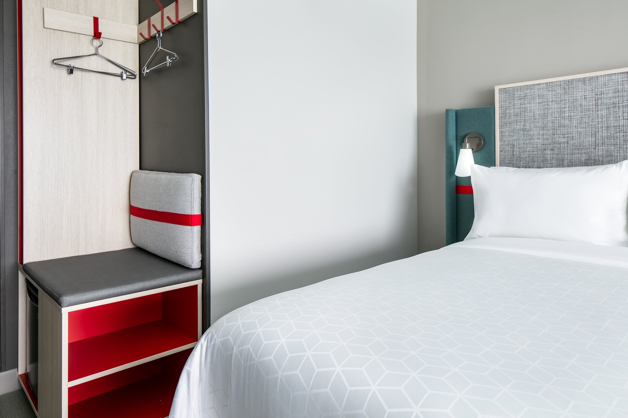 avid hotel roseville minneapolis north an ihg hotel