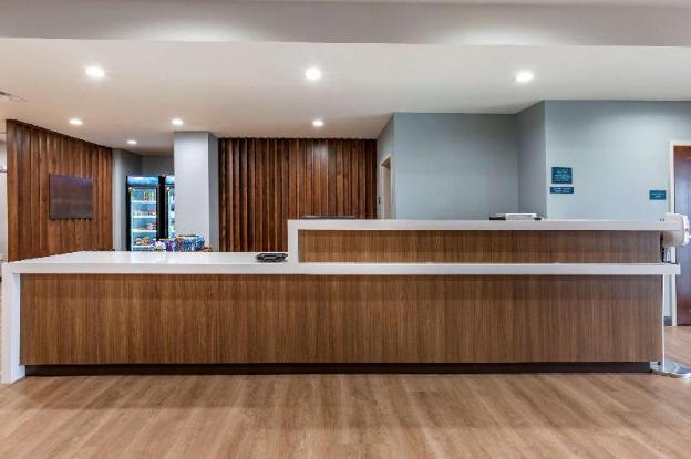 mainstay suites carlsbad south