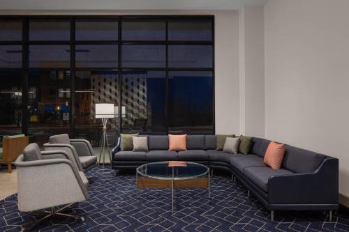 courtyard by marriott lansing downtown