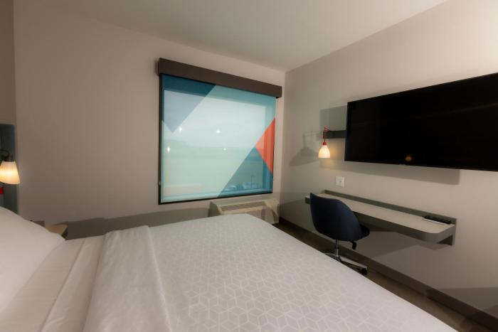 avid hotels denver airport area an ihg hotel