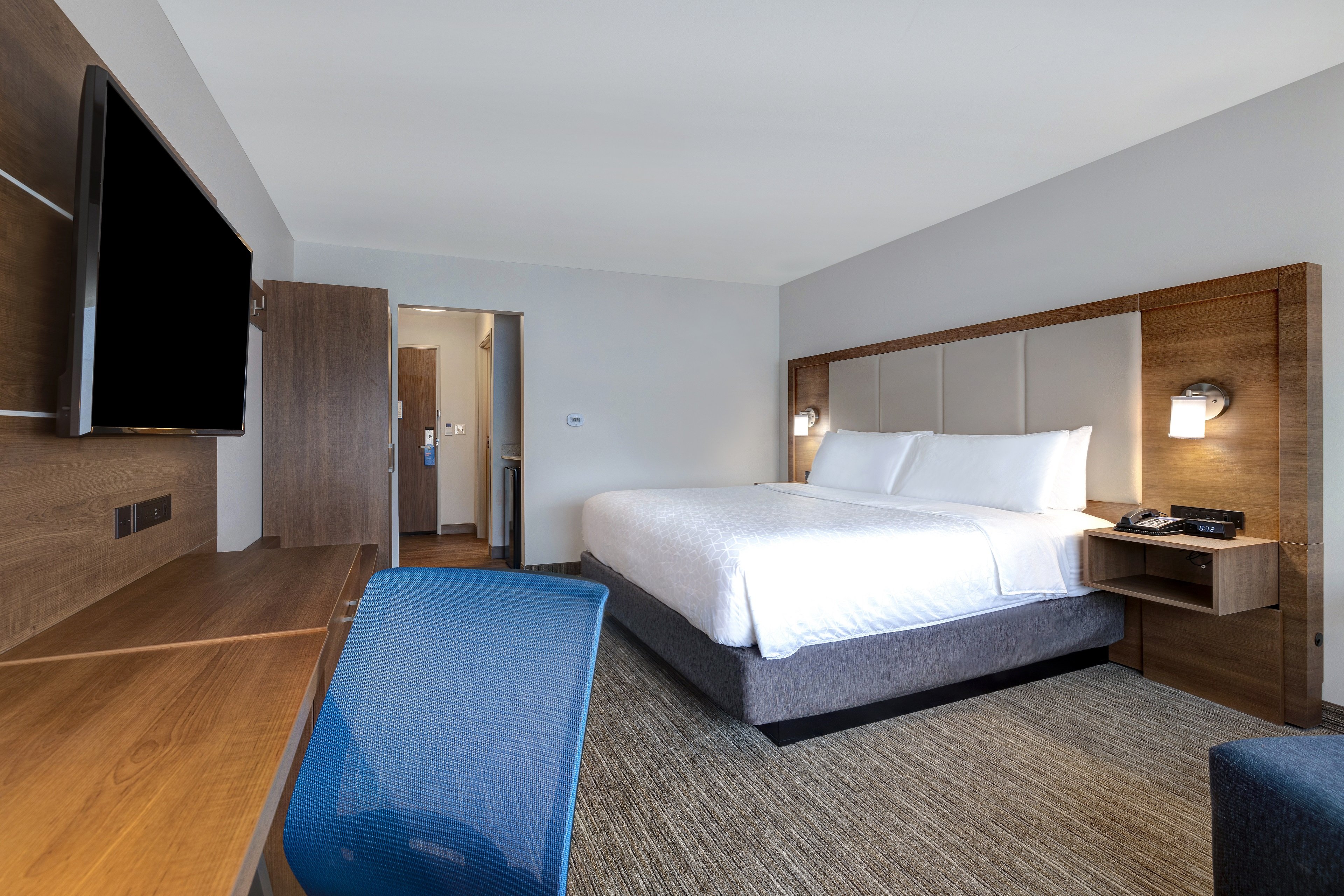 holiday inn express and suites grand rapids south wyoming