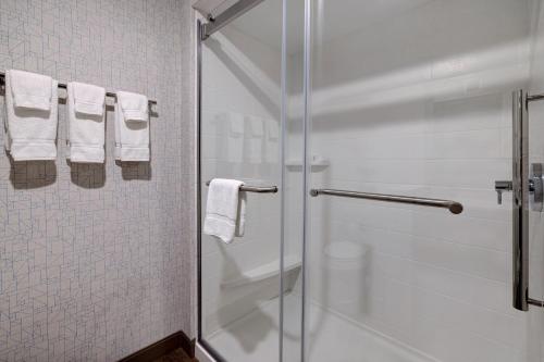 holiday inn express and suites grand rapids south wyoming