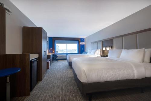 holiday inn express and suites grand rapids south wyoming