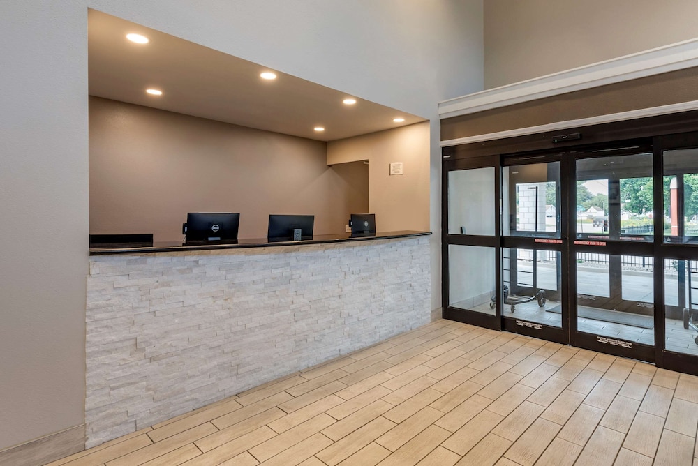 quality inn and suites evansville downtown