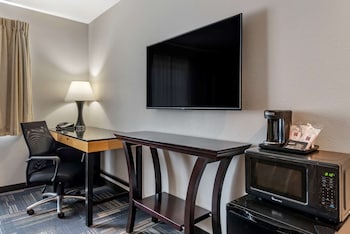 quality inn and suites evansville downtown