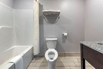 quality inn and suites evansville downtown