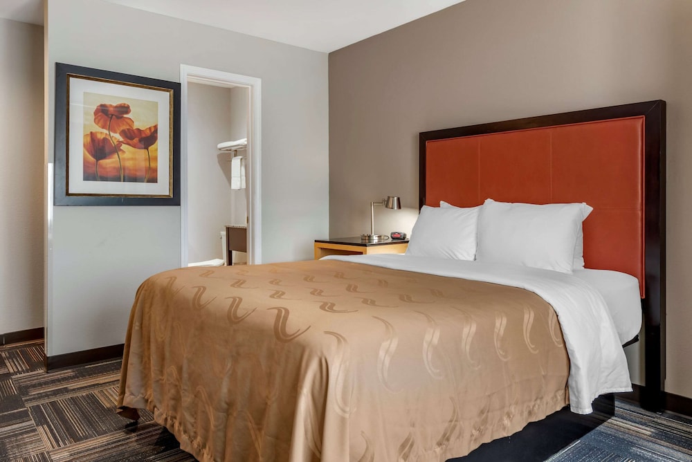 quality inn and suites evansville downtown