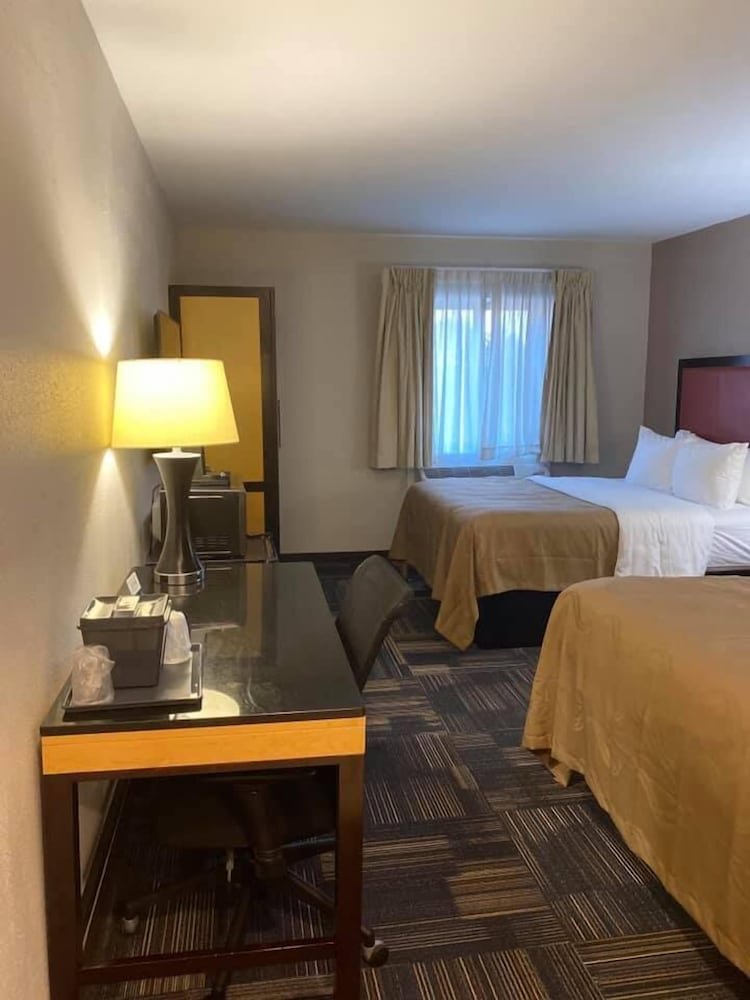 quality inn and suites evansville downtown