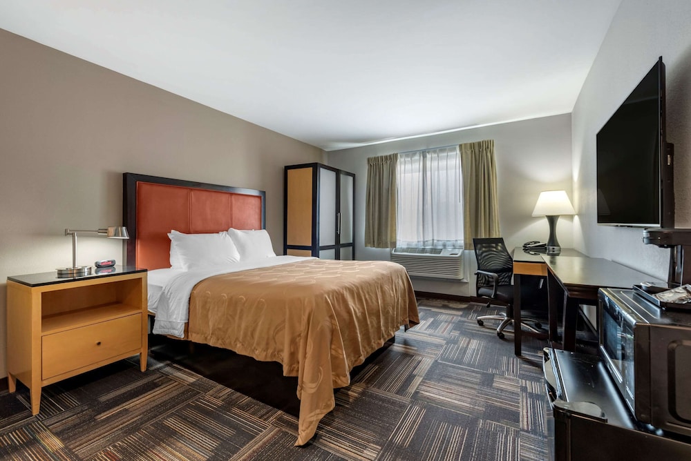 quality inn and suites evansville downtown