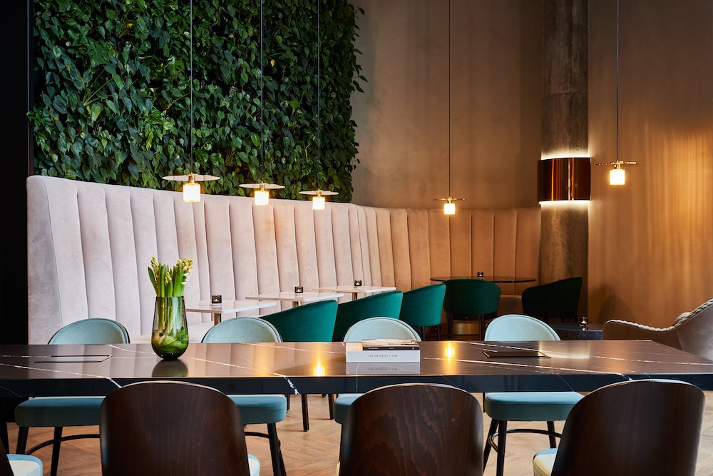 crowne plaza warsaw the hub an ihg hotel