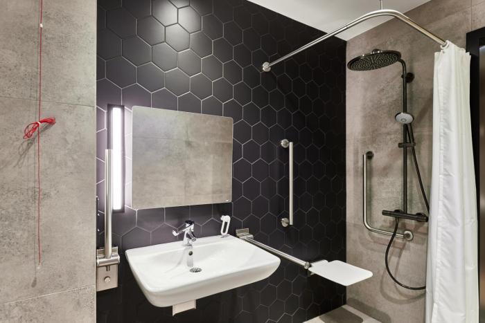 crowne plaza warsaw the hub an ihg hotel