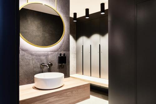 crowne plaza warsaw the hub an ihg hotel