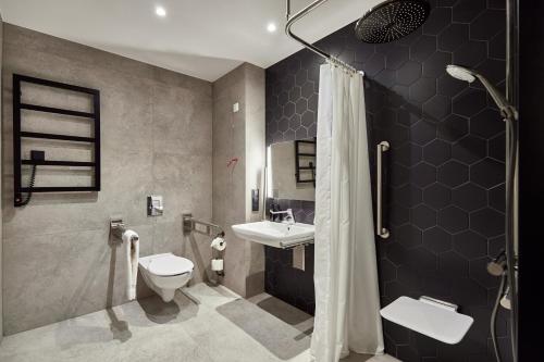 crowne plaza warsaw the hub an ihg hotel