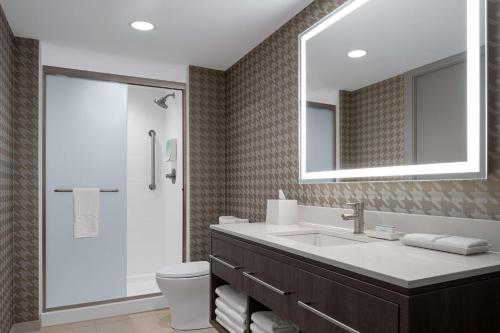 home2 suites by hilton des moines at drake university