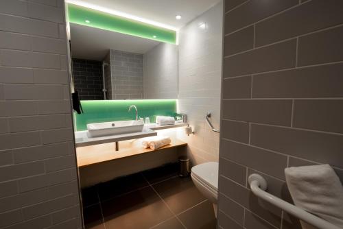 holiday inn express arcachon la teste an ihg hotel