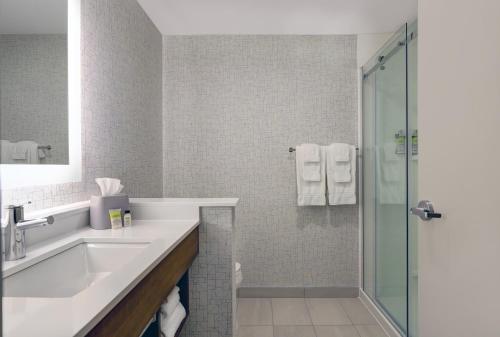 holiday inn express and suites collingwood an ihg hotel