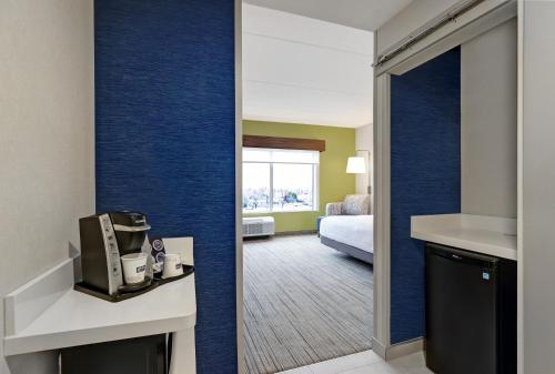 holiday inn express and suites collingwood an ihg hotel