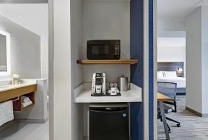 holiday inn express and suites collingwood an ihg hotel