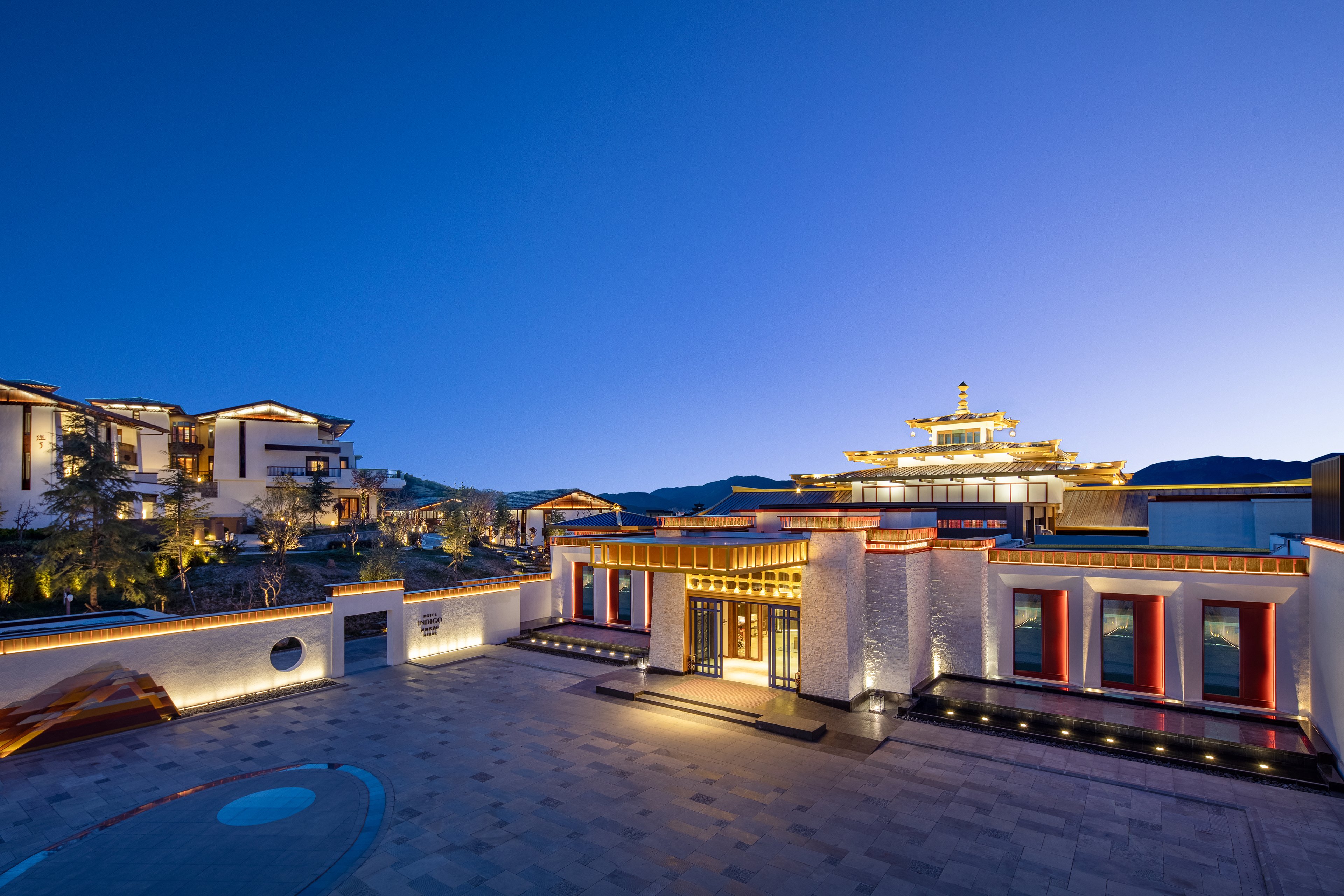hotel indigo diqing moonlight city an ihg hotel