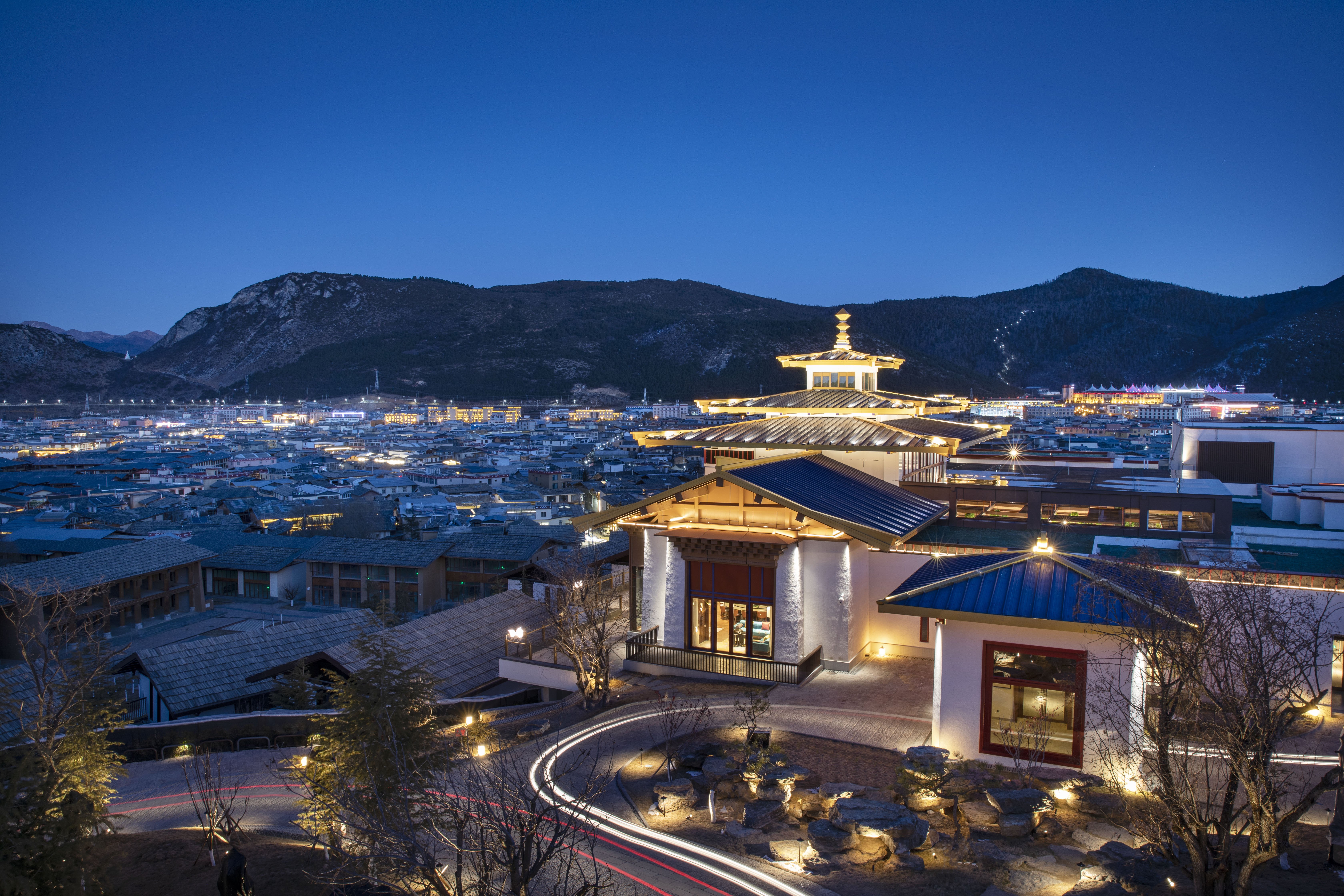 hotel indigo diqing moonlight city an ihg hotel