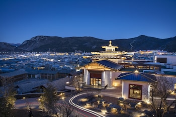 Hotel Indigo Diqing Moonlight City, An Ihg Hotel,Deqin>>Deqen,2.5 star