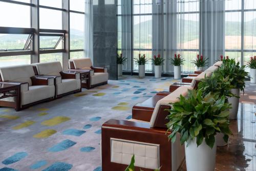 holiday inn resort maoshan hot spring an ihg hotel