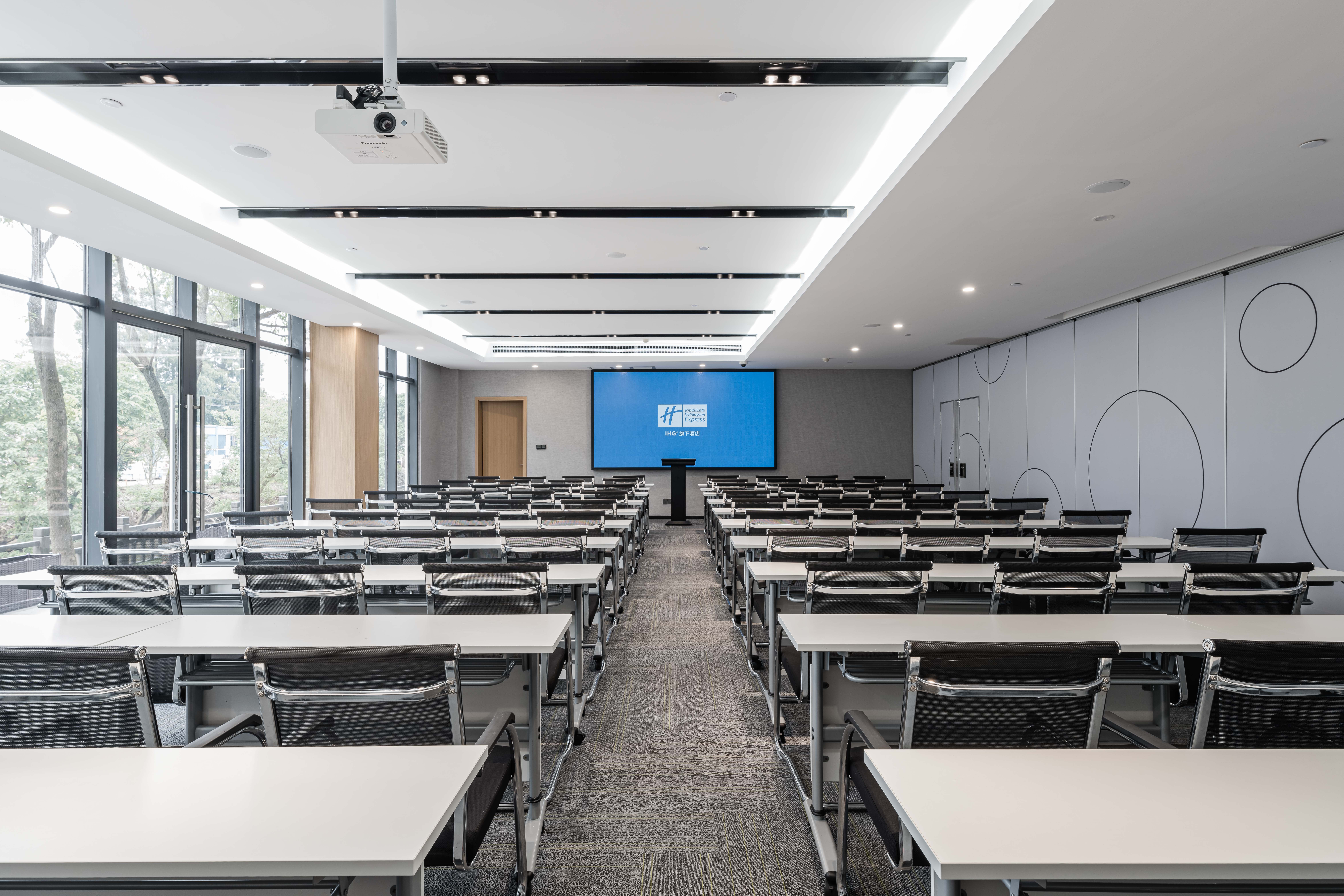 holiday inn express pudong chuansha an ihg hotel