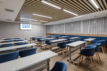 holiday inn express pudong chuansha an ihg hotel
