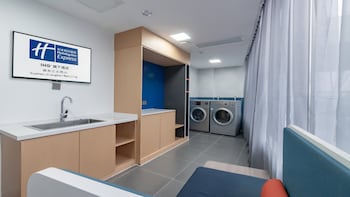 holiday inn express nanjing jiangbei yushan an ihg hotel
