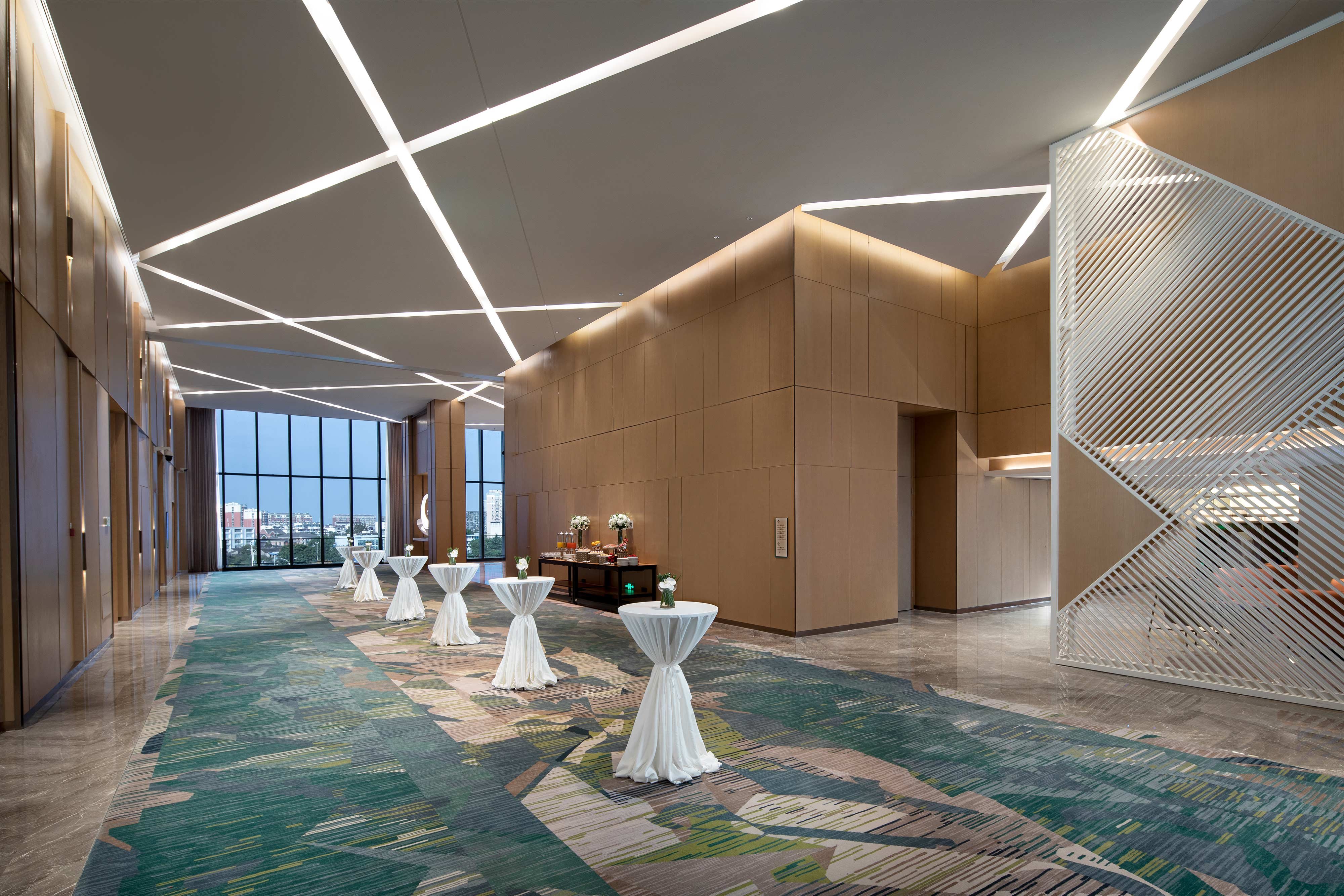 holiday inn wuxi central station an ihg hotel