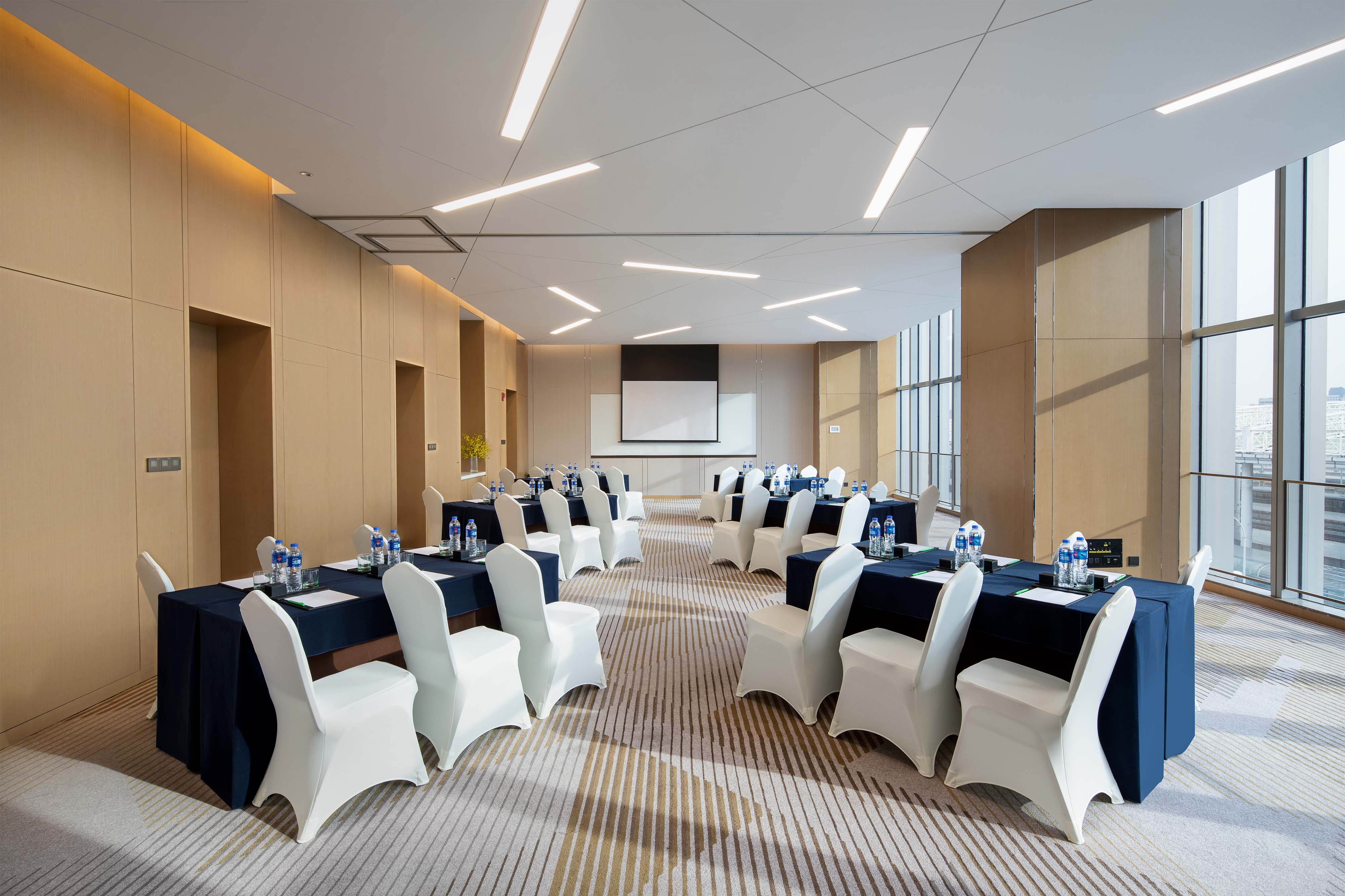 holiday inn wuxi central station an ihg hotel