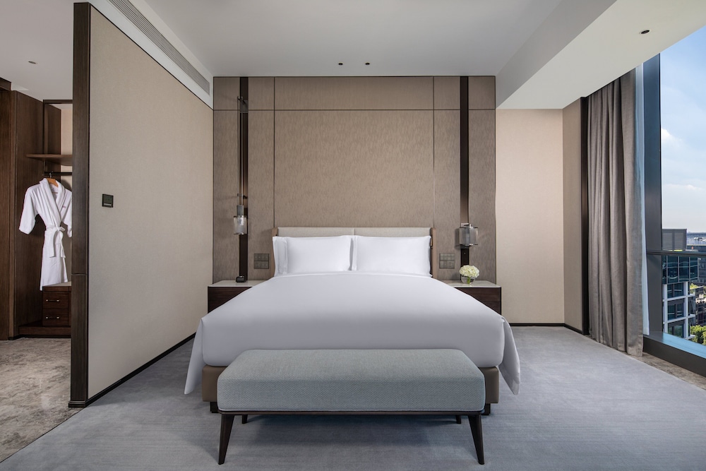crowne plaza shanghai hongqiao an ihg hotel
