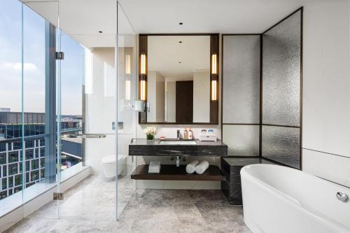 crowne plaza shanghai hongqiao an ihg hotel