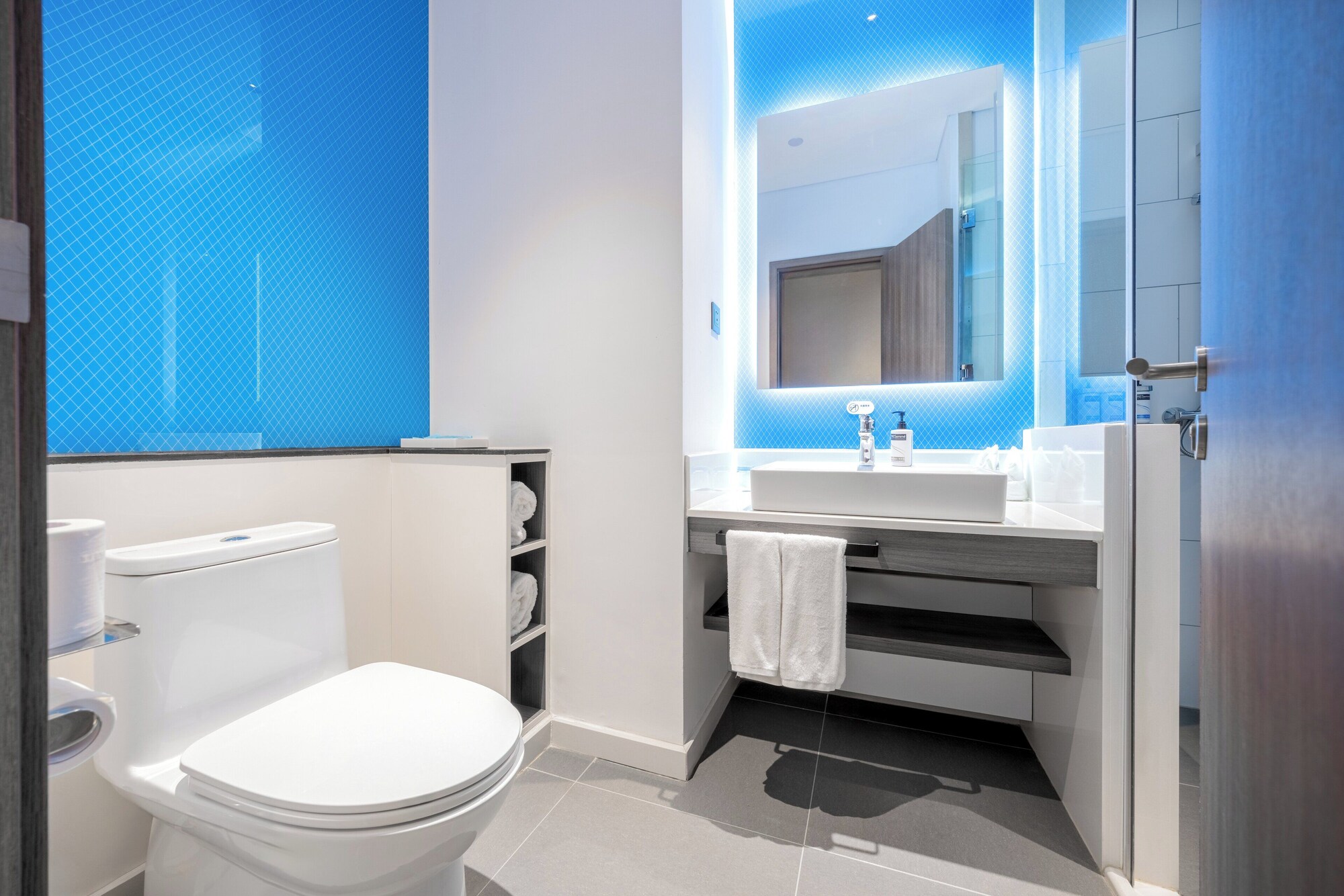 holiday inn express horgos an ihg hotel