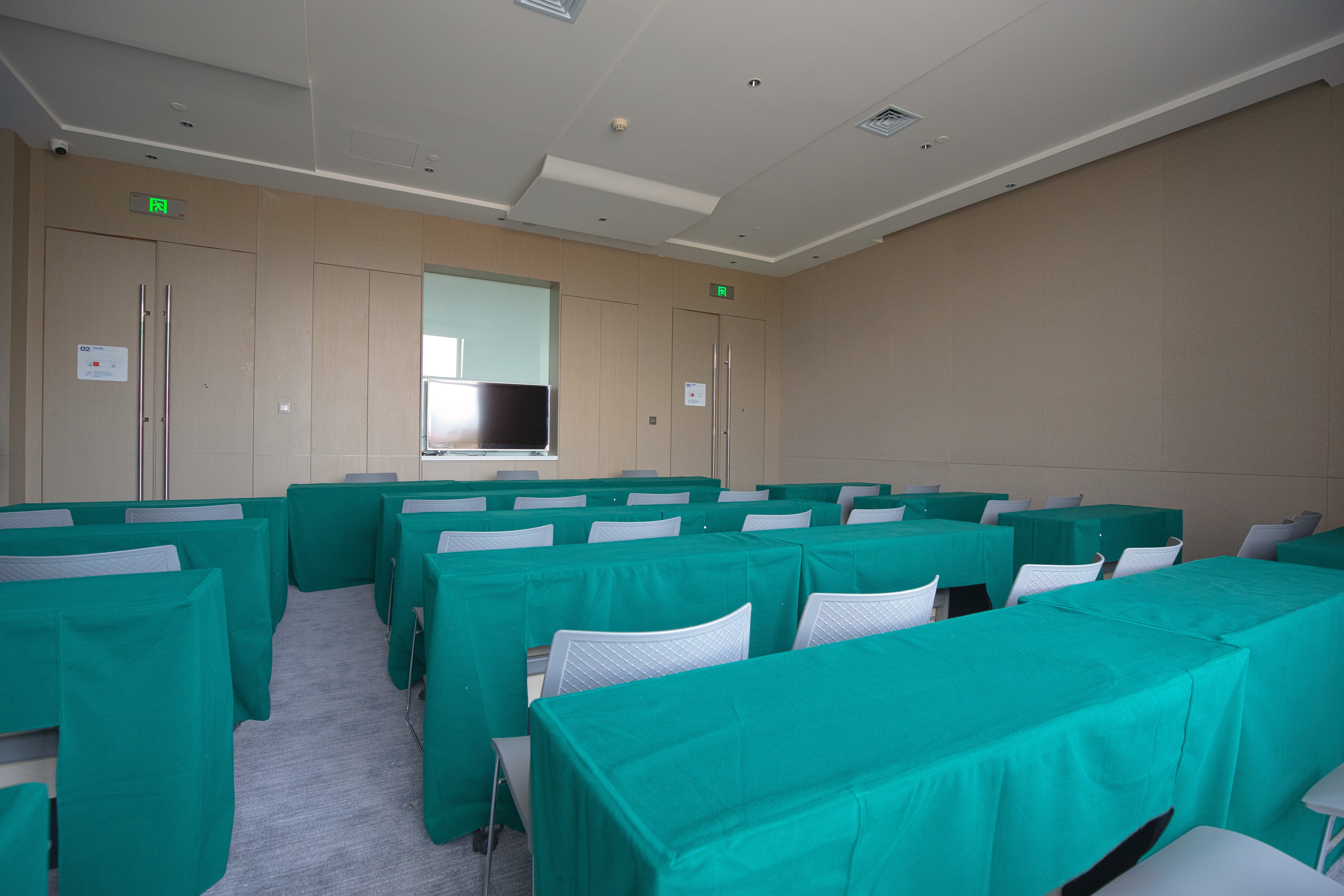 holiday inn express horgos an ihg hotel