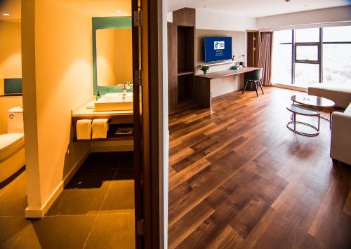 holiday inn express tianjin airport east an ihg hotel