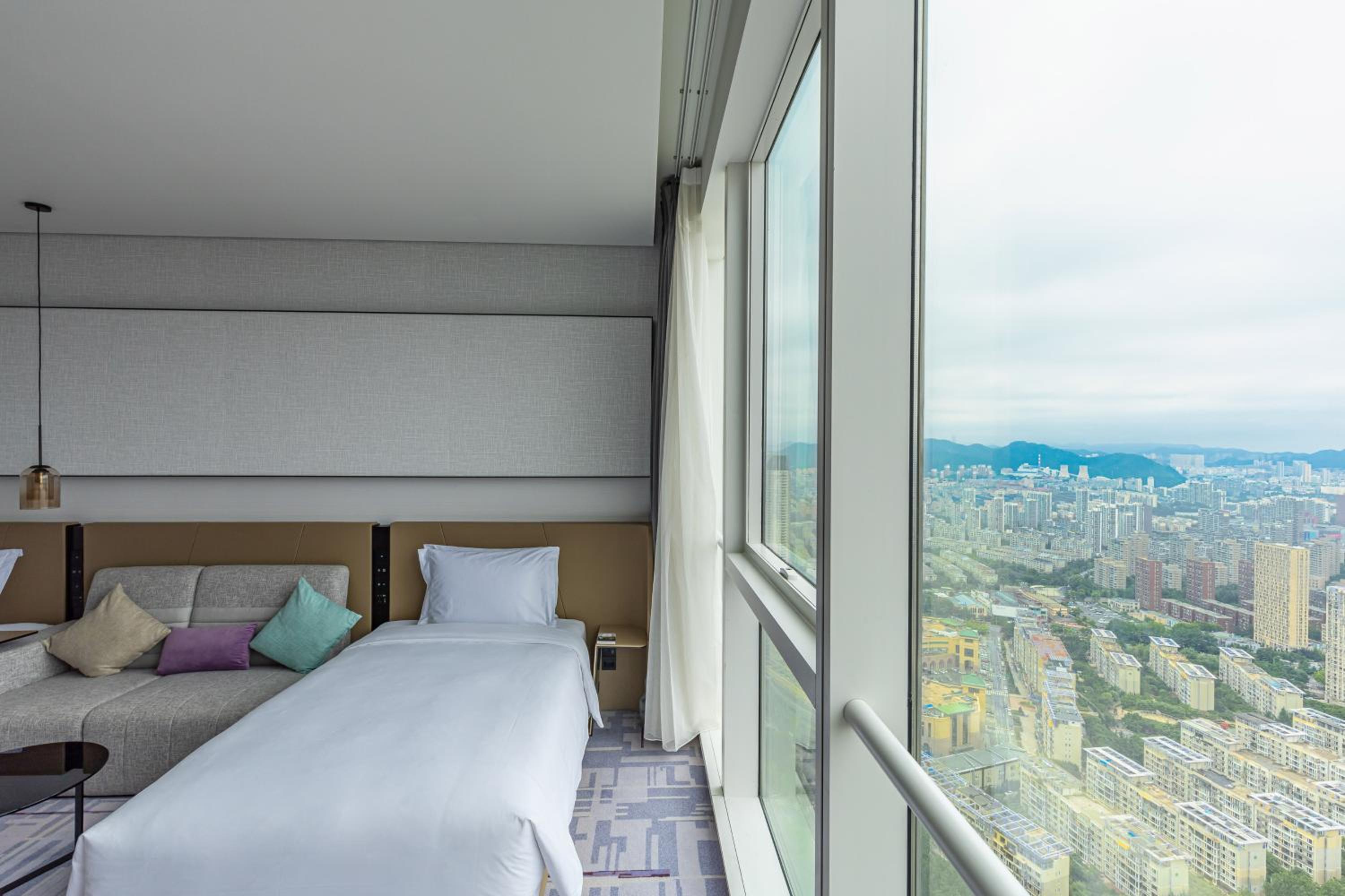 crowne plaza dalian xinghai an ihg hotel