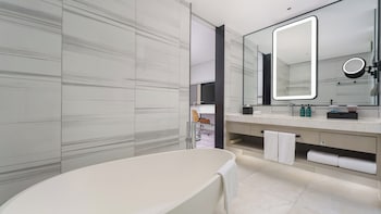 Crowne Plaza Dalian Xinghai, An Ihg Hotel,Liaoning>>Dalian,3 star