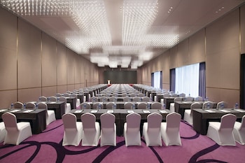 crowne plaza dalian xinghai an ihg hotel